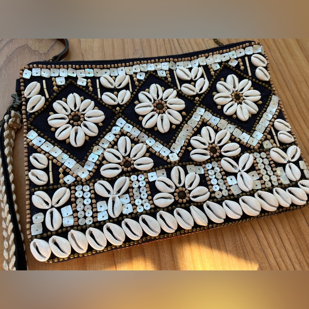 NWOT Steve Madden Beaded Shell Purse Clutch